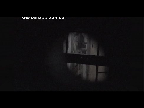 ❤️ Si Blondie ay lihim na nakunan ng video ng isang voyeur ng kapitbahayan na nakatago sa likod ng mga guwang na brick ️❌ Fuck video sa porn tl.com-fullporner.ru ❤